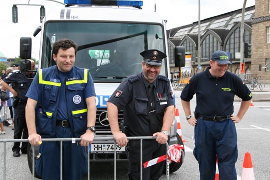 In Zusammenarbeit mit der Hamburger Polizei wurde die Fahrtstrecke verkehrstechnisch abgesichert.