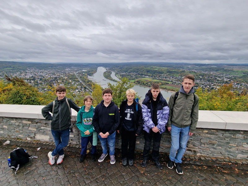 Vom Drachenfelsen hat man einen tollen Ausblick auf das Rheintal.