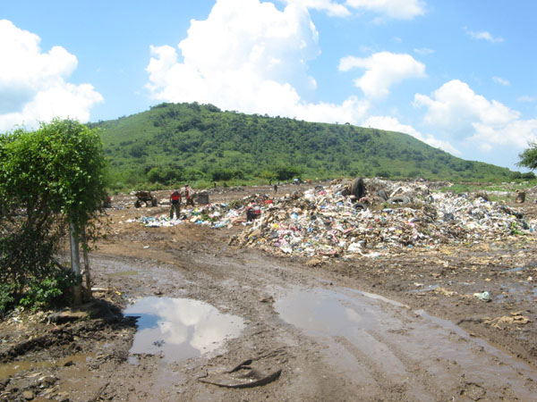 Müllberg von León, auf welchem ganze Familien leben.